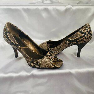 TAHARI Snake Skin Open Toe Shoes